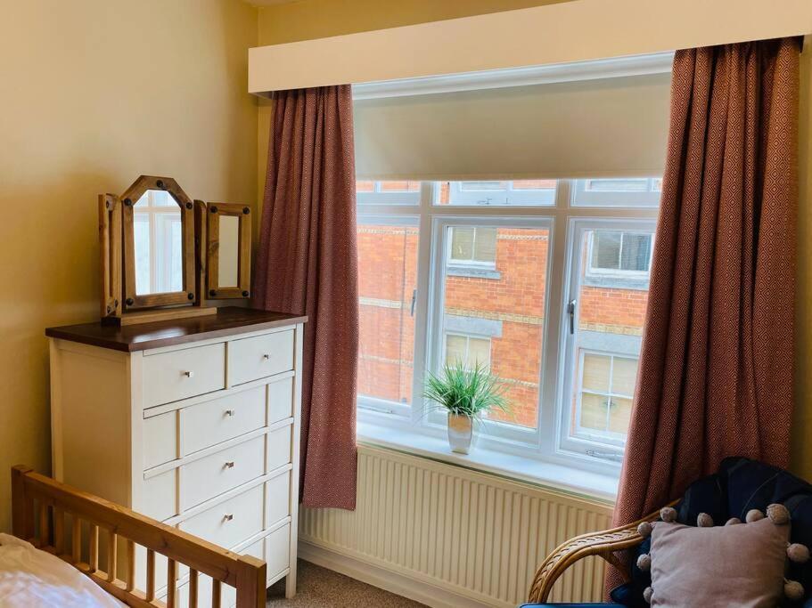 Rockferry 3 Bed Central Apartment + Parking Permit Dartmouth Kültér fotó